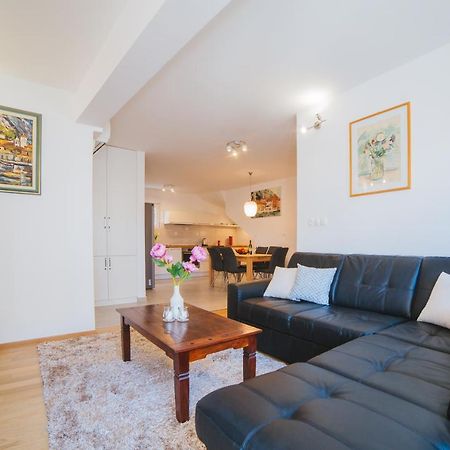 City Center Lux Apartment "Tonci" Омиш Экстерьер фото