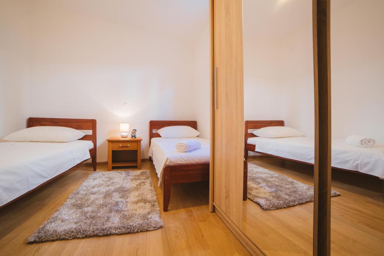 City Center Lux Apartment "Tonci" Омиш Экстерьер фото