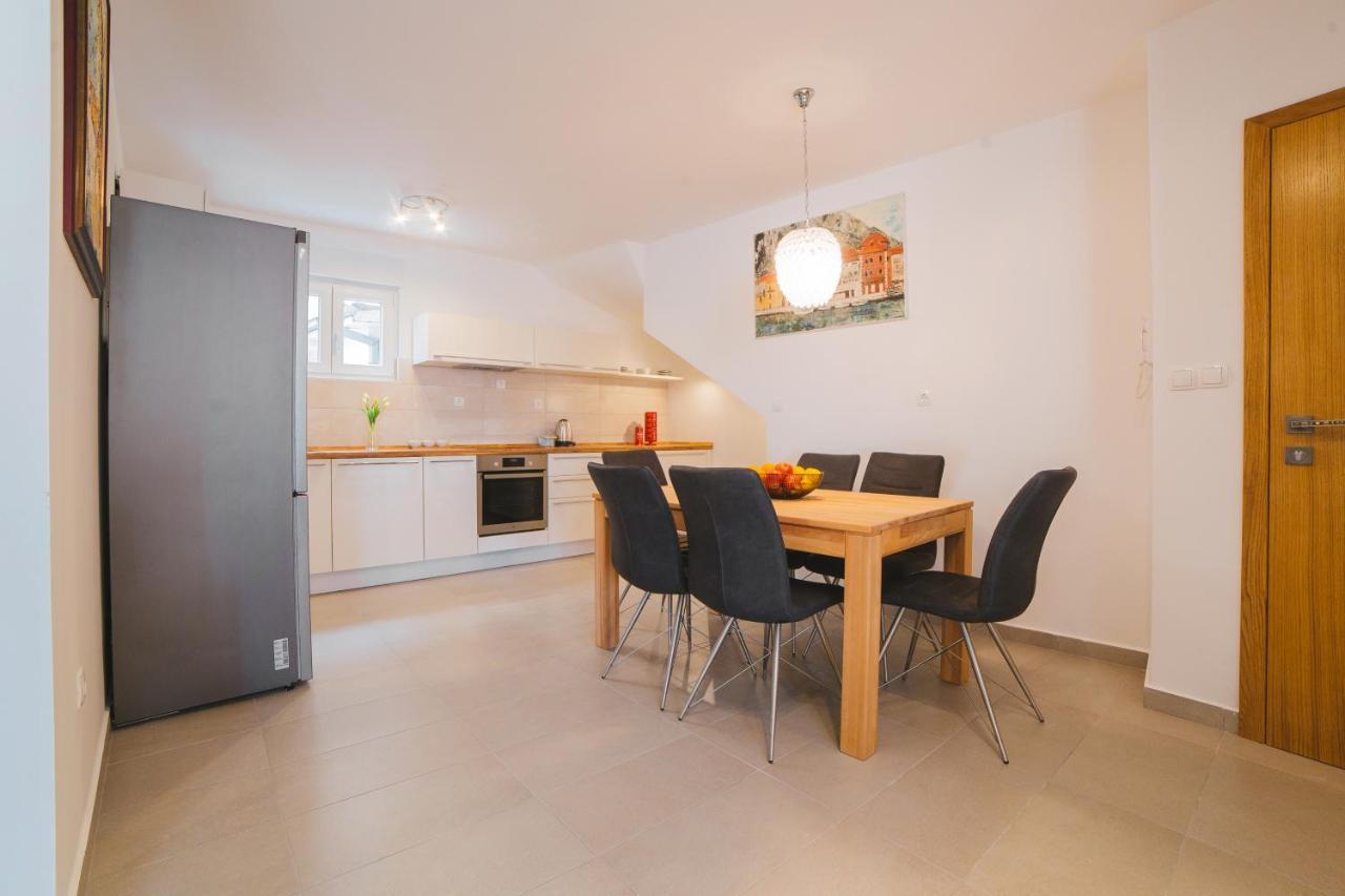 City Center Lux Apartment "Tonci" Омиш Экстерьер фото