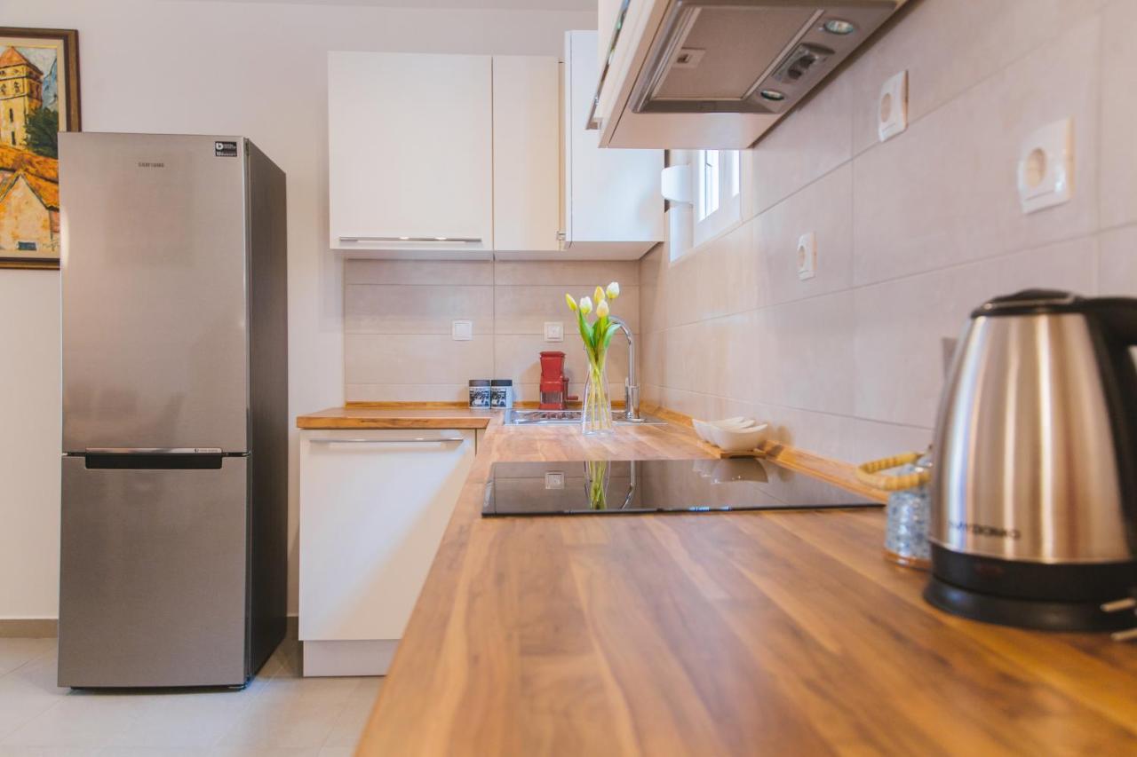 City Center Lux Apartment "Tonci" Омиш Экстерьер фото