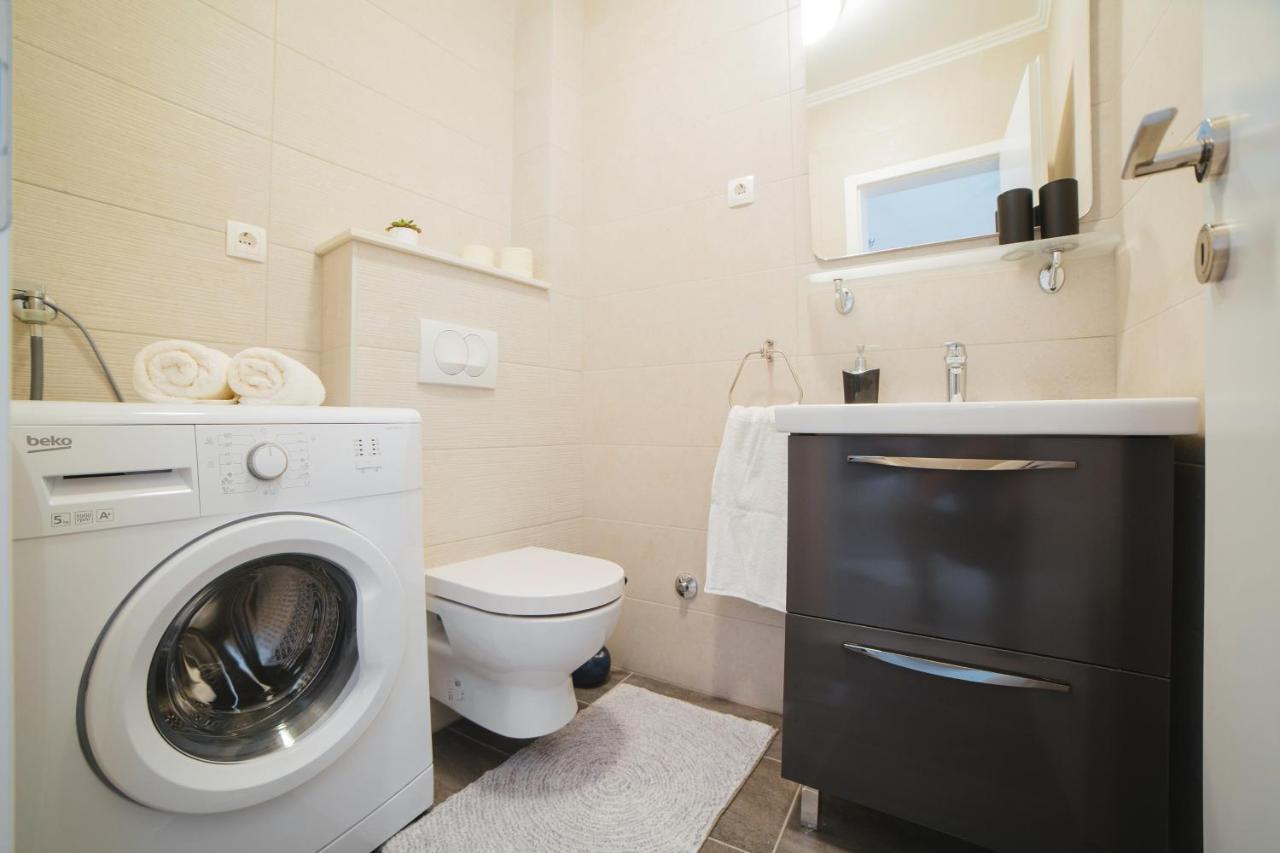 City Center Lux Apartment "Tonci" Омиш Экстерьер фото